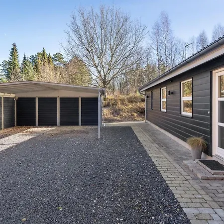 Ulfsten - 1-6km From The Sea By Interhome